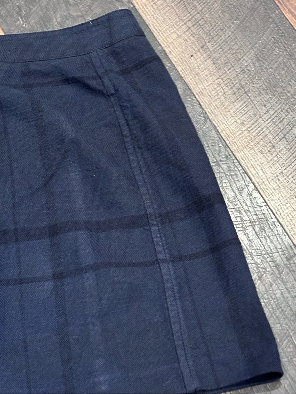 LOFT Blue and Black Plaid Button-Down  Skirt in size 6 classic design! - Picture 3 of 13
